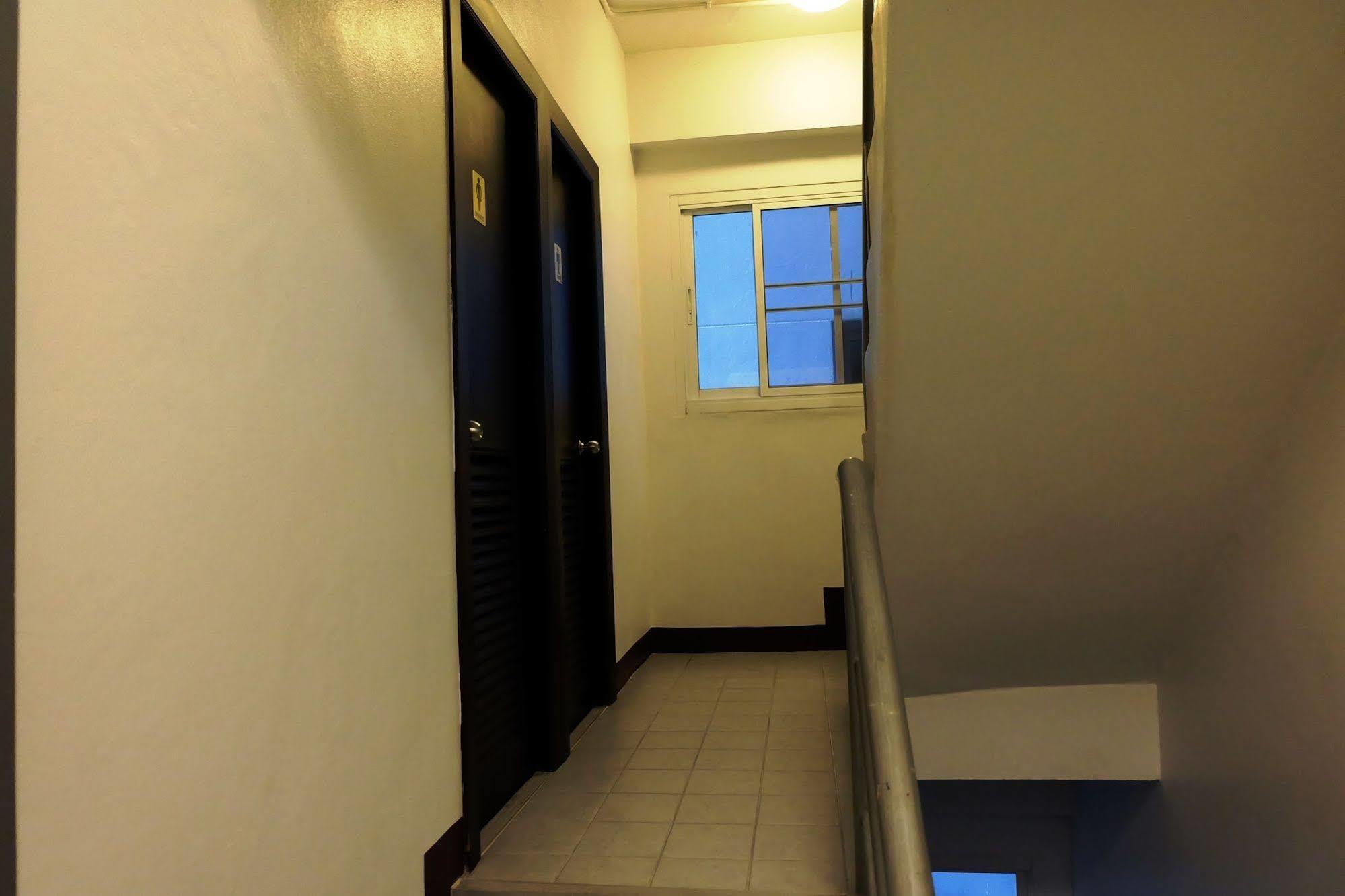 โคซี แอท 9 โฮเต็ล แอนด์ คิตเช่น Hotel กรุงเทพมหานคร ภายนอก รูปภาพ