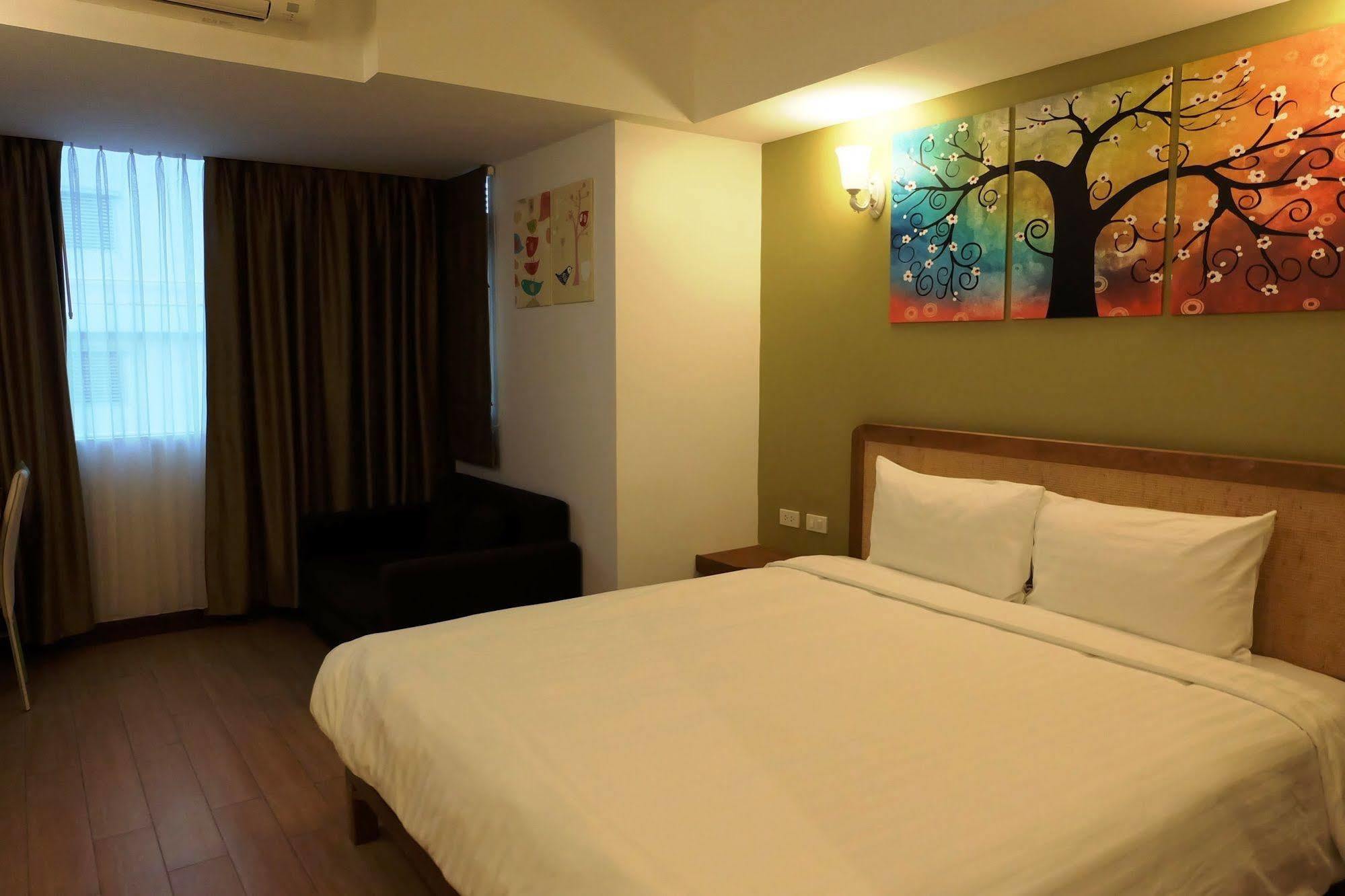 โคซี แอท 9 โฮเต็ล แอนด์ คิตเช่น Hotel กรุงเทพมหานคร ภายนอก รูปภาพ